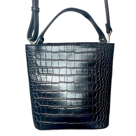 NWT AOTA Black Crocodile Vegan Leather Crossbody Bucket Bag - Picture 6 of 7